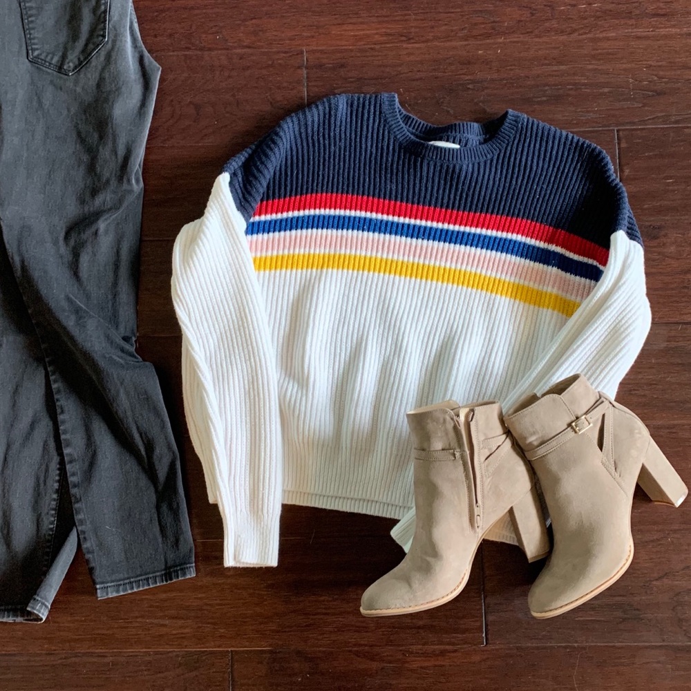 🦄 4/$40 Basic Hollister Knit Striped Sweater